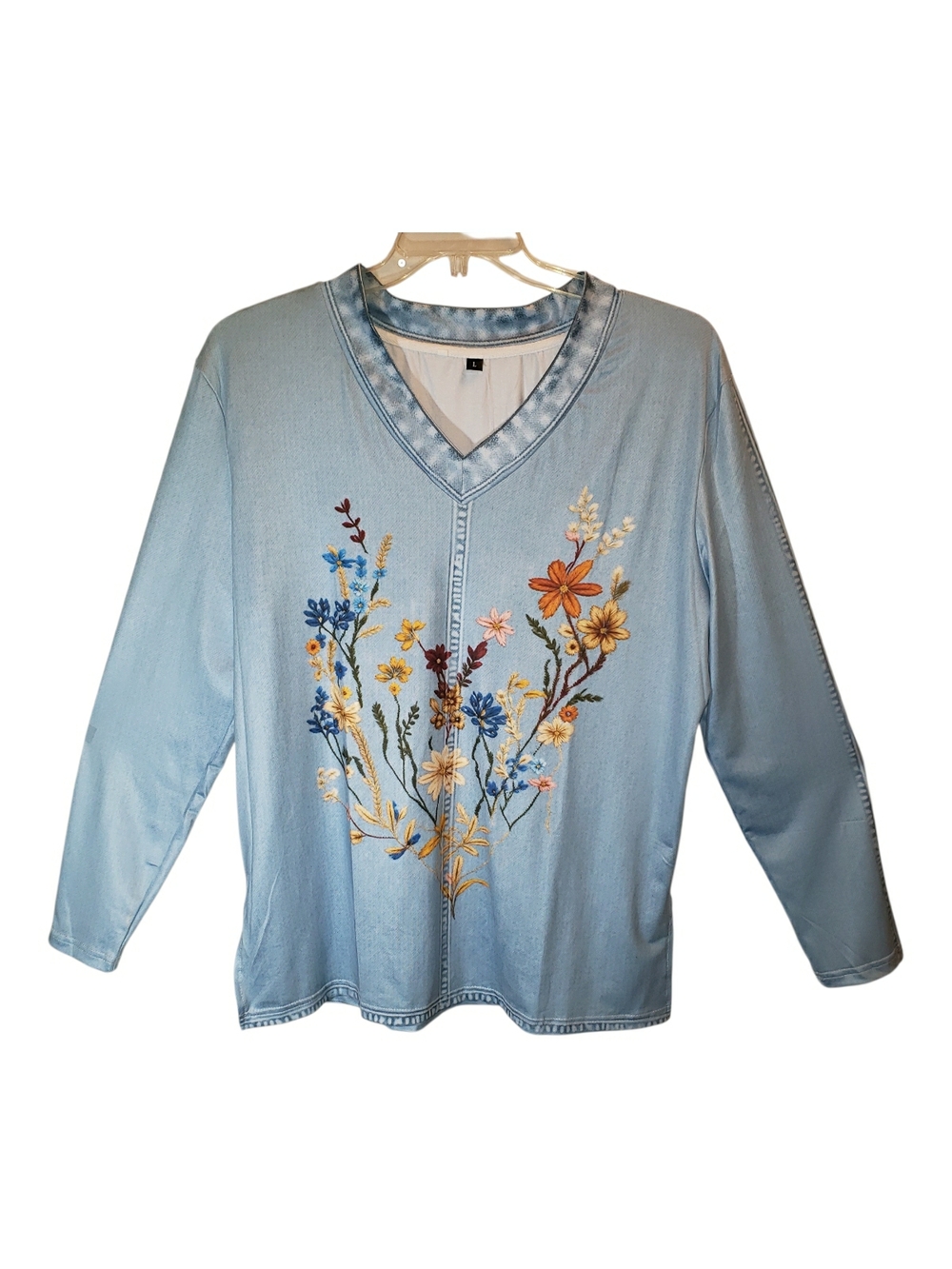 New Directions lg light blue v-neck long sleeve top with floral front. 7051